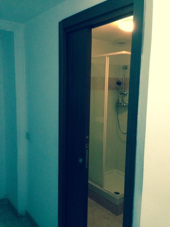 לינה וארוחת בוקר רומא Le Charme House 2 מראה חיצוני תמונה